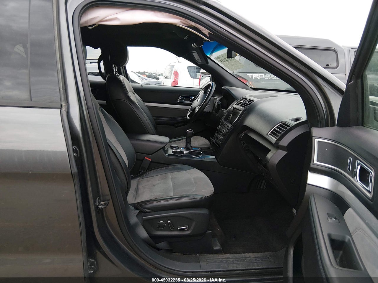 2017 FORD EXPLORER XLT · 5/11