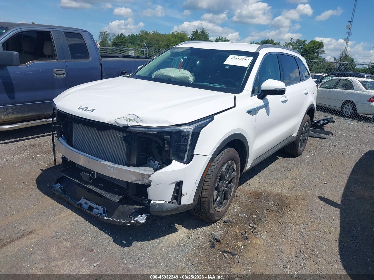 2026 KIA SORENTO S · 2/11