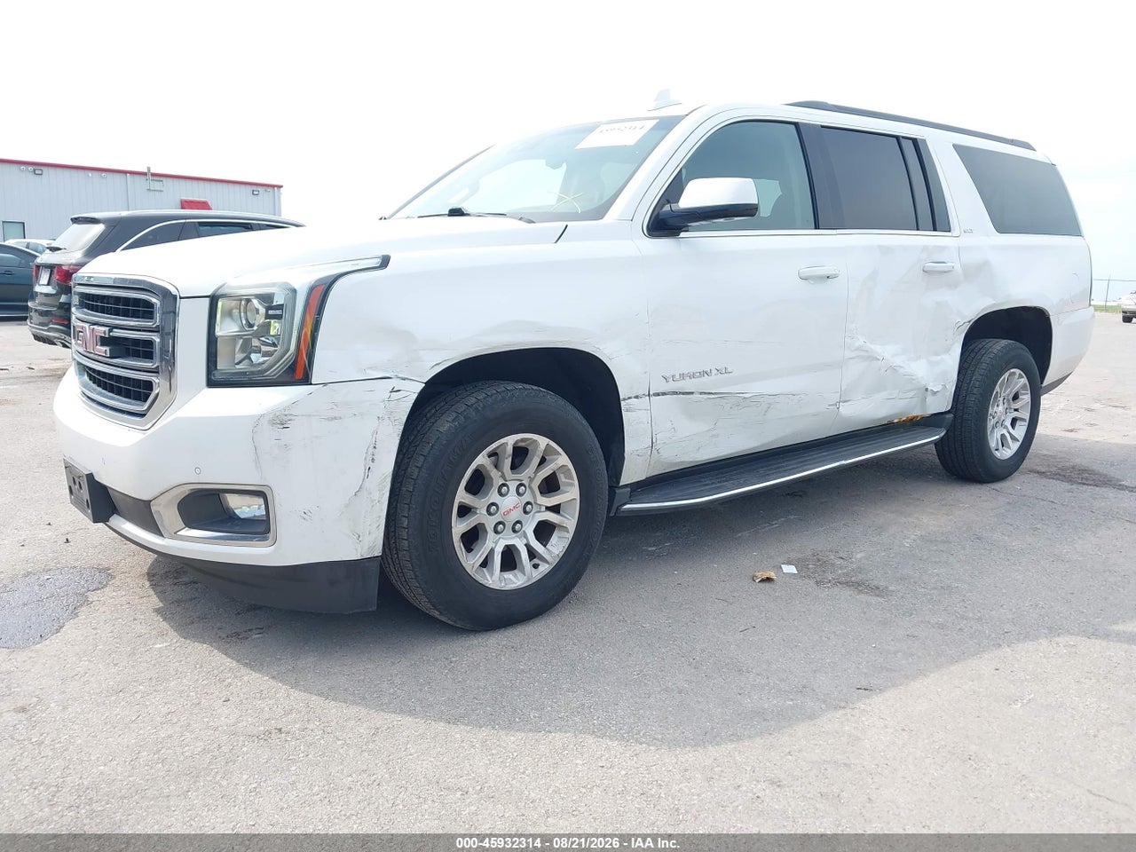 2017 GMC YUKON XL SLT · 2/11