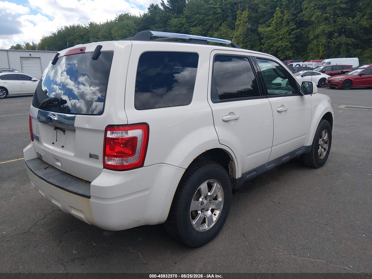 2011 FORD ESCAPE LIMITED · 4/11