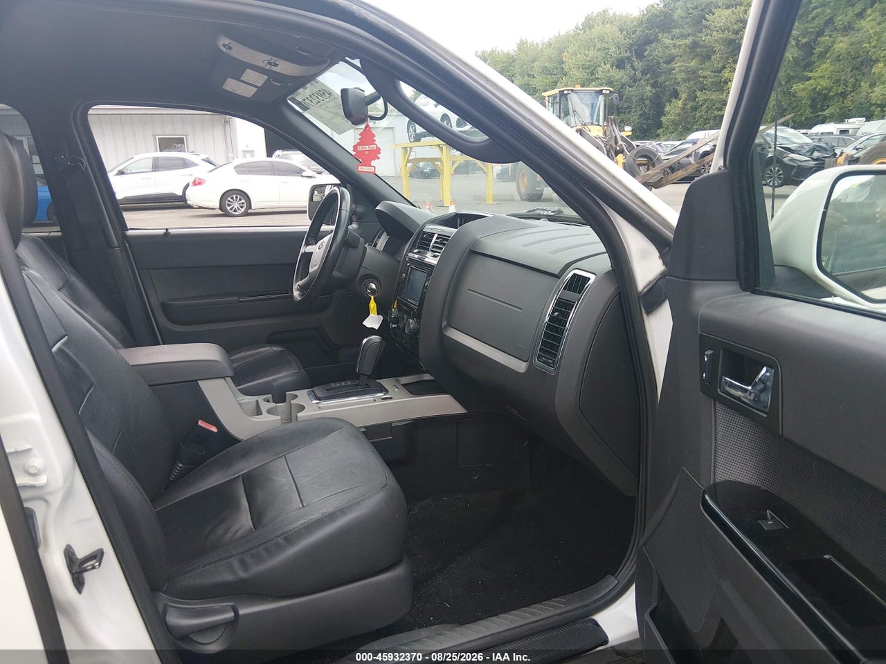 2011 FORD ESCAPE LIMITED · 5/11