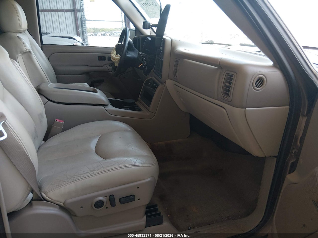2004 CHEVROLET TAHOE LT · 5/11