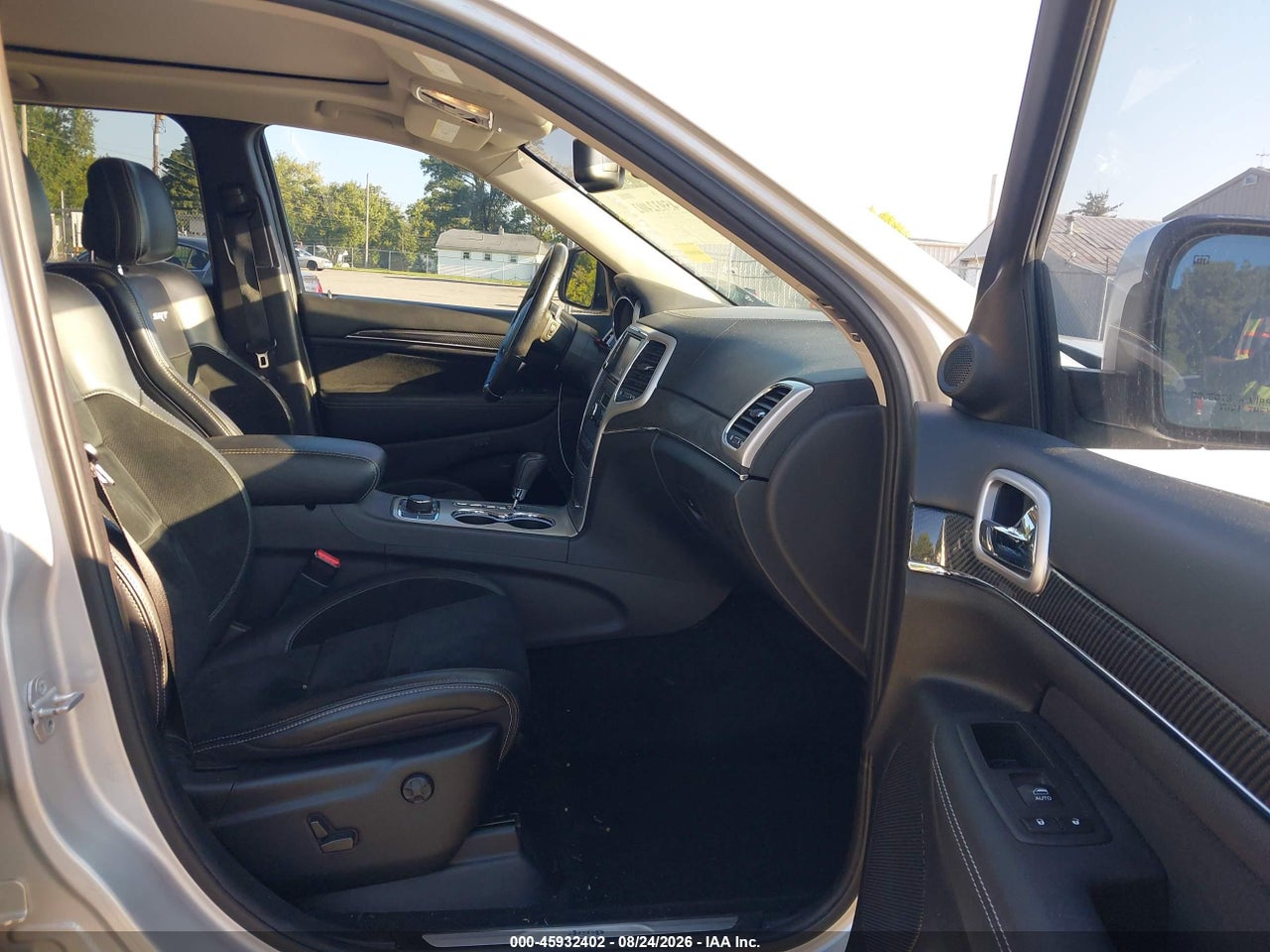 2012 JEEP GRAND CHEROKEE SRT8 · 5/11
