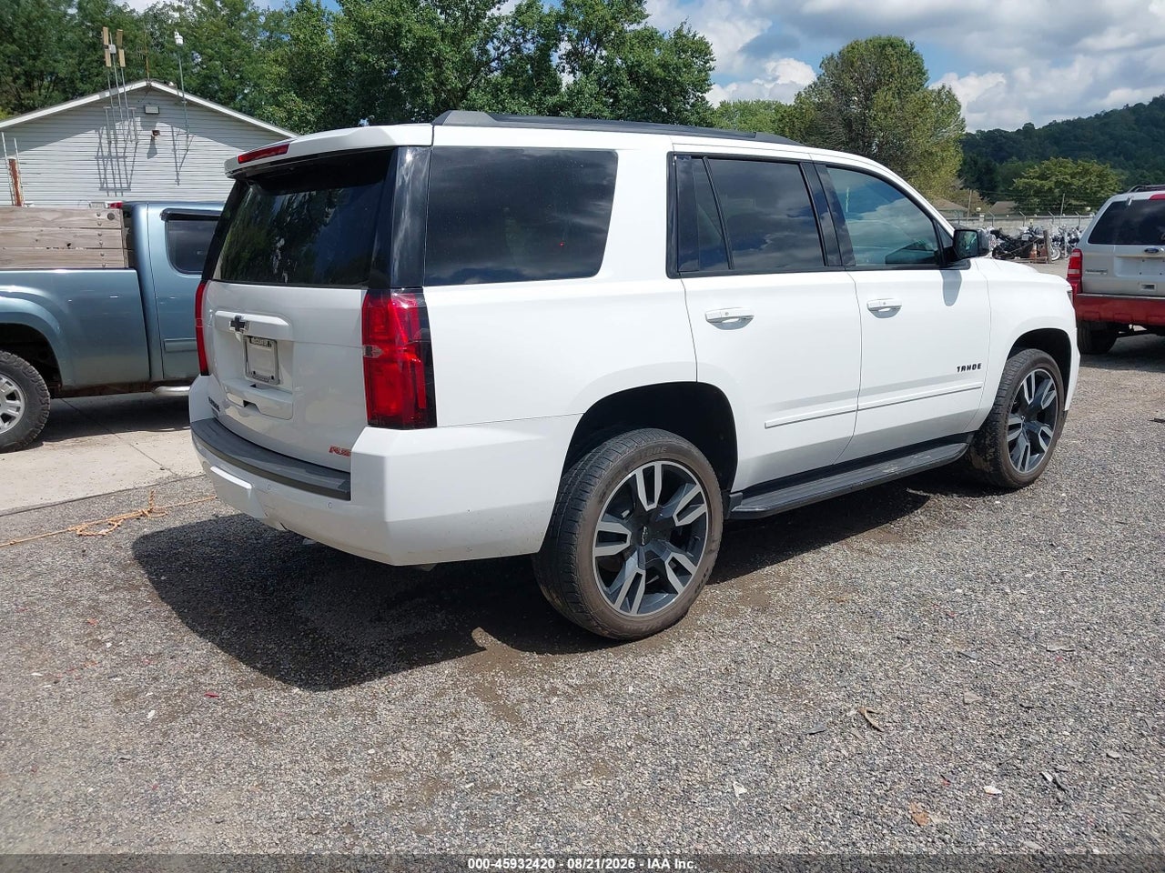 2020 CHEVROLET TAHOE 4WD PREMIER · 4/11