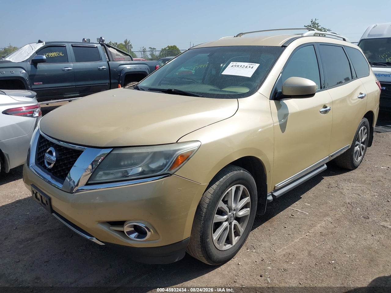 2013 NISSAN PATHFINDER SL · 2/11