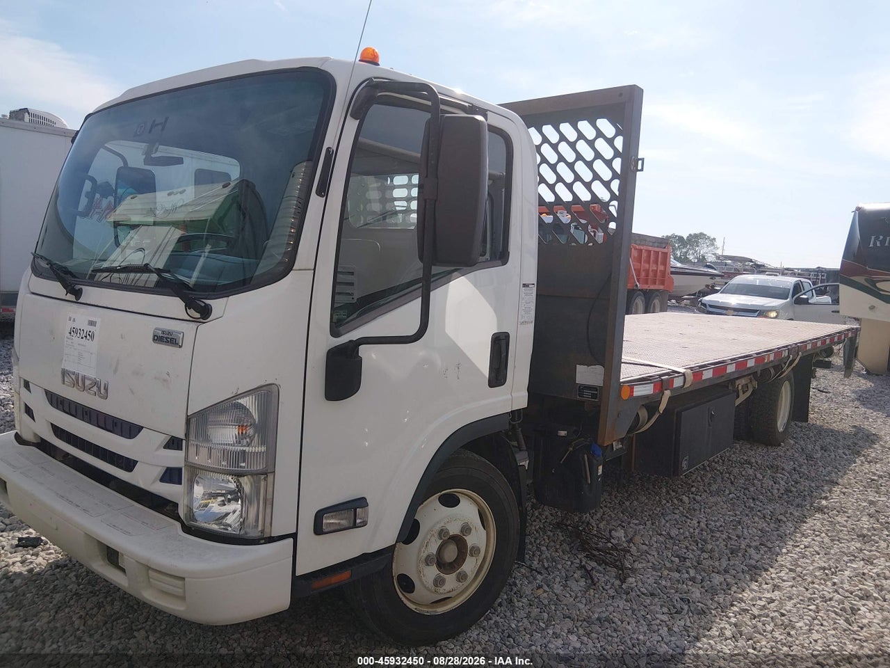 2017 ISUZU NRR DSL REG AT   · 2/4