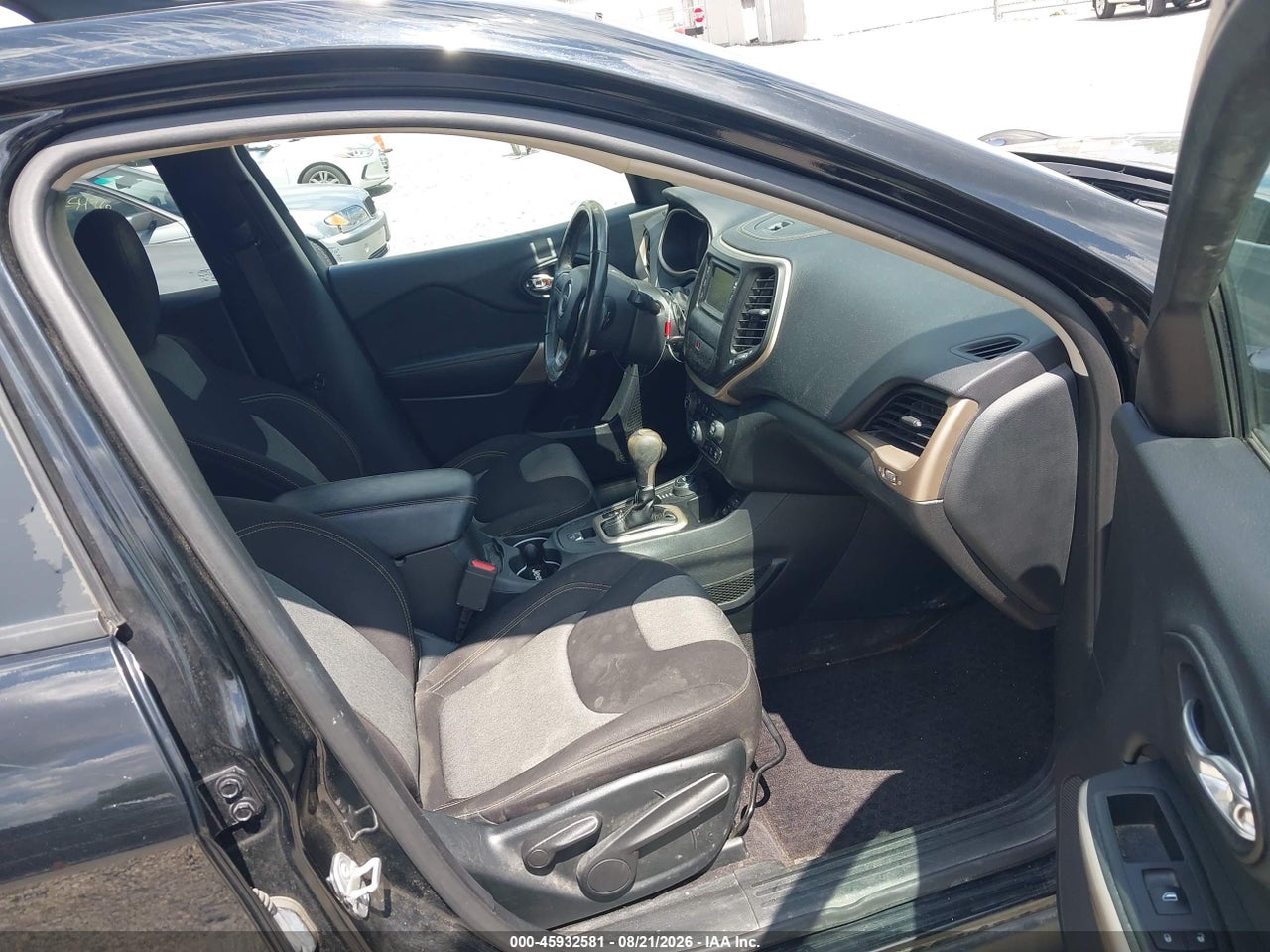 2018 JEEP CHEROKEE LATITUDE 4X4 · 5/11