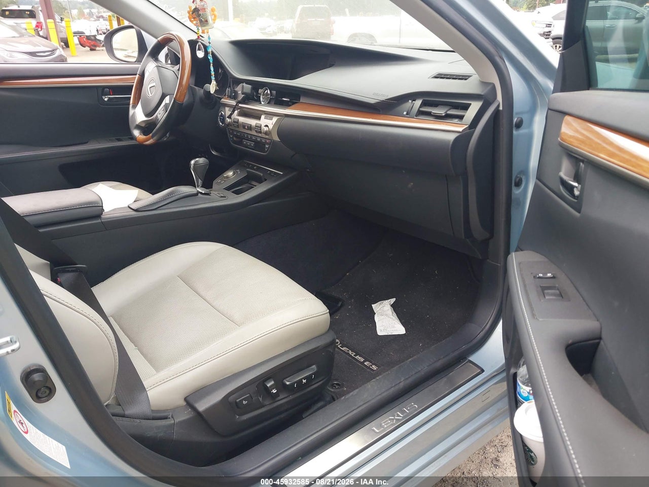 2013 LEXUS ES 300H · 5/11