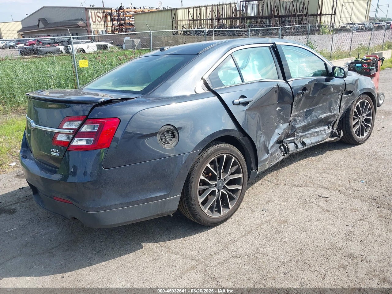 2017 FORD TAURUS SEL · 4/11