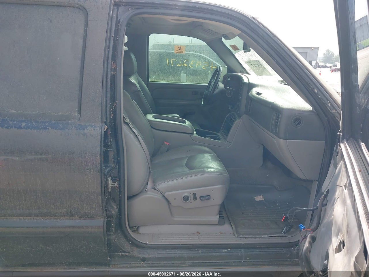 2004 CHEVROLET TAHOE Z71 · 5/11