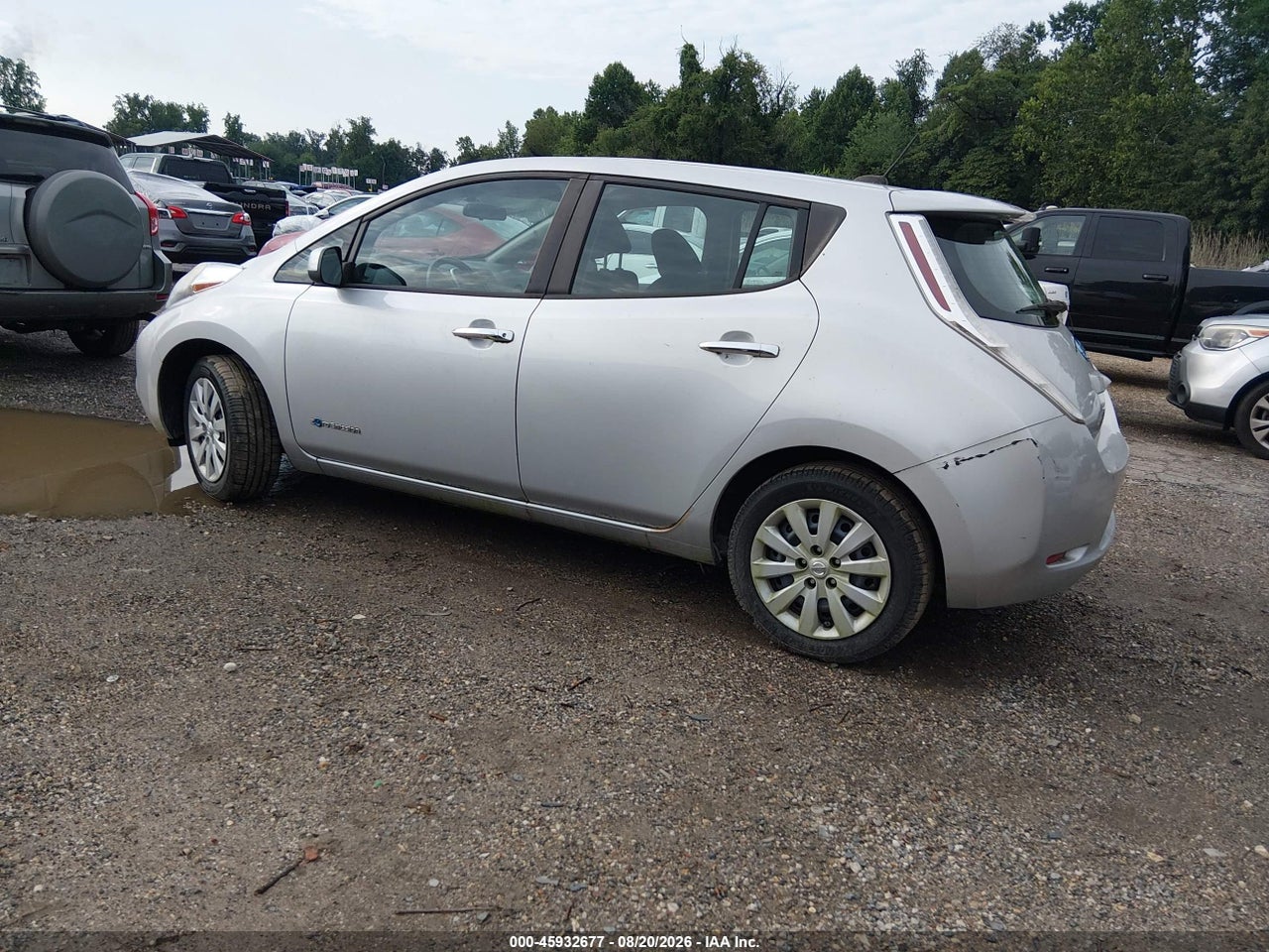 2015 NISSAN LEAF S · 3/11