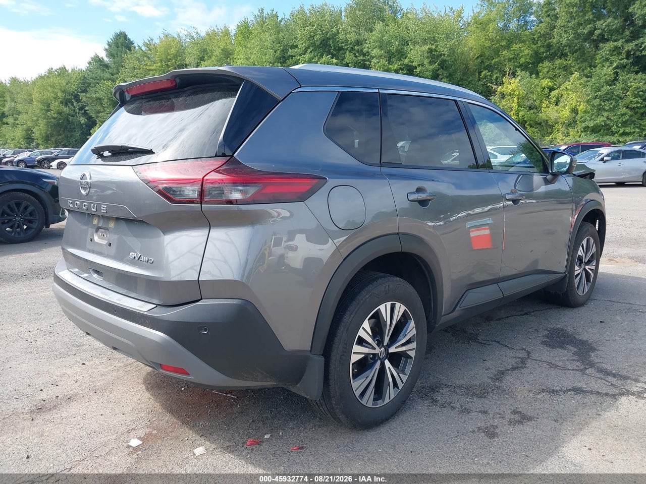 2021 NISSAN ROGUE SV INTELLIGENT AWD · 4/11