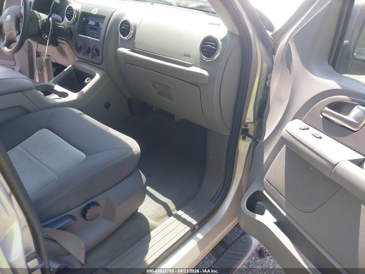 2004 FORD EXPEDITION NBX/XLT · 5/11