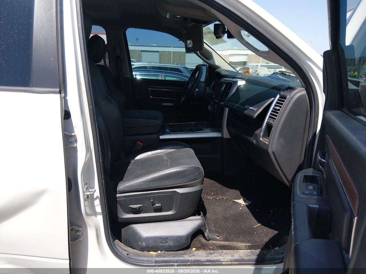 2016 RAM 1500 LARAMIE · 5/11