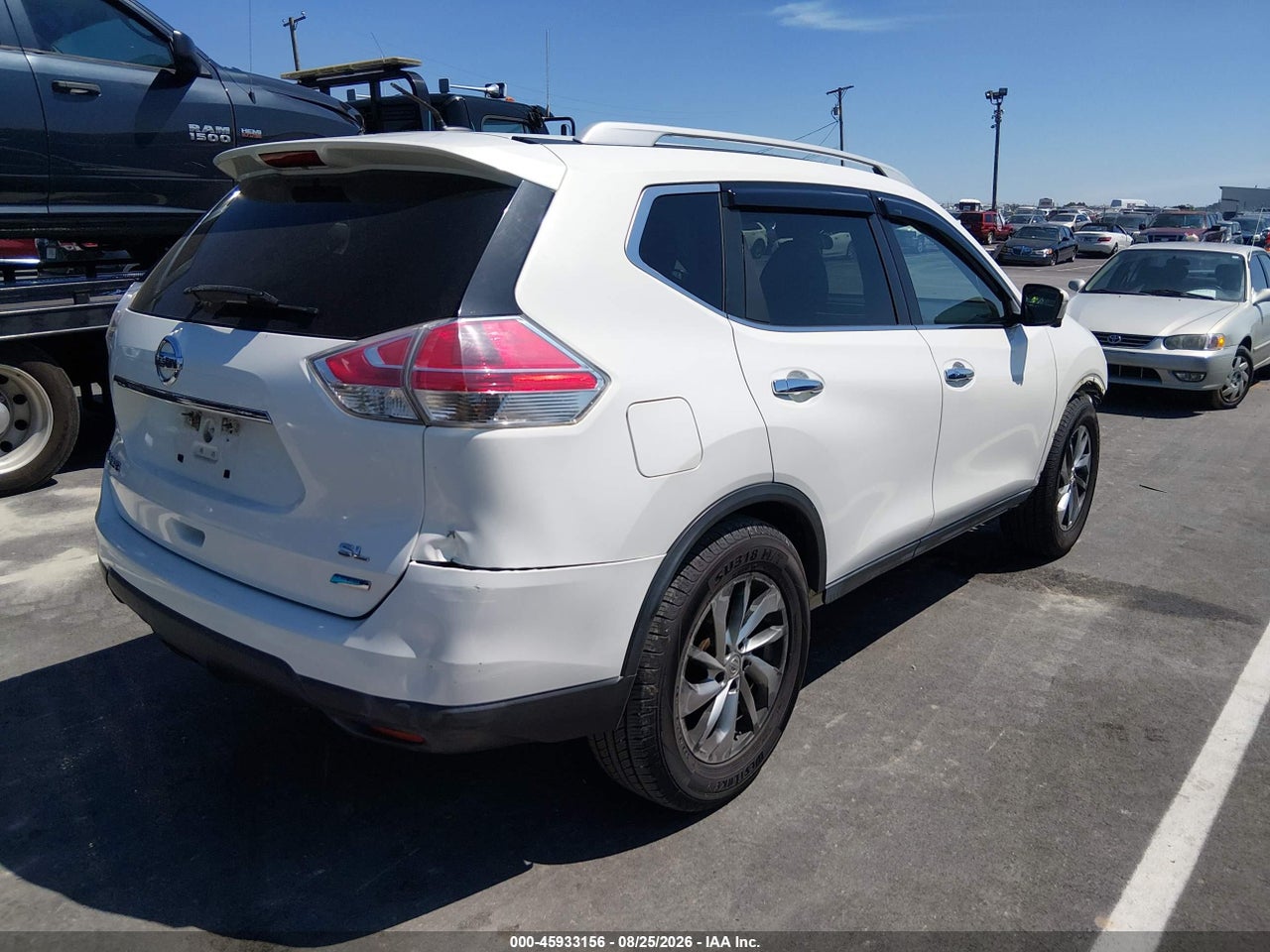 2014 NISSAN ROGUE SL · 4/11
