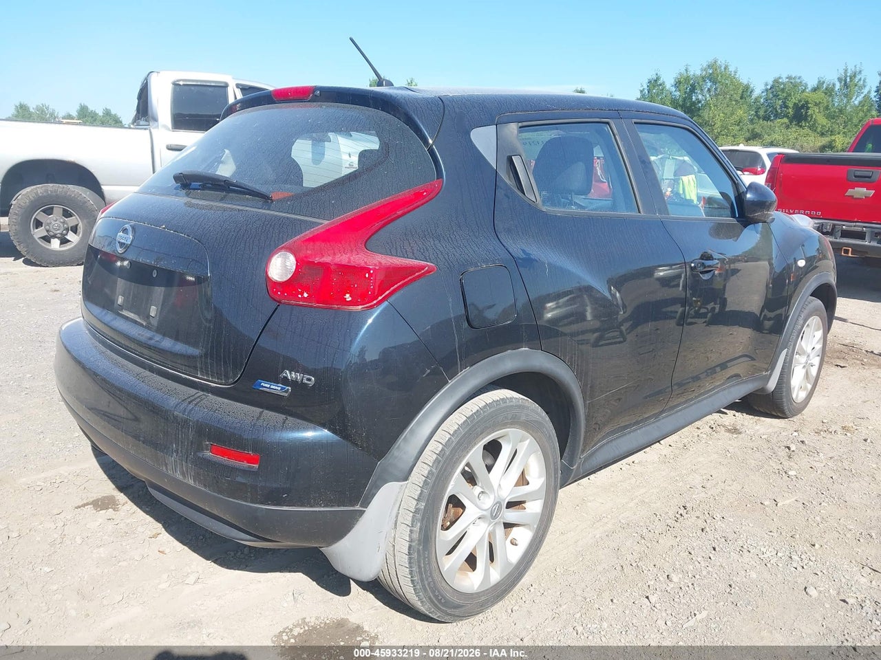 2013 NISSAN JUKE S · 4/11
