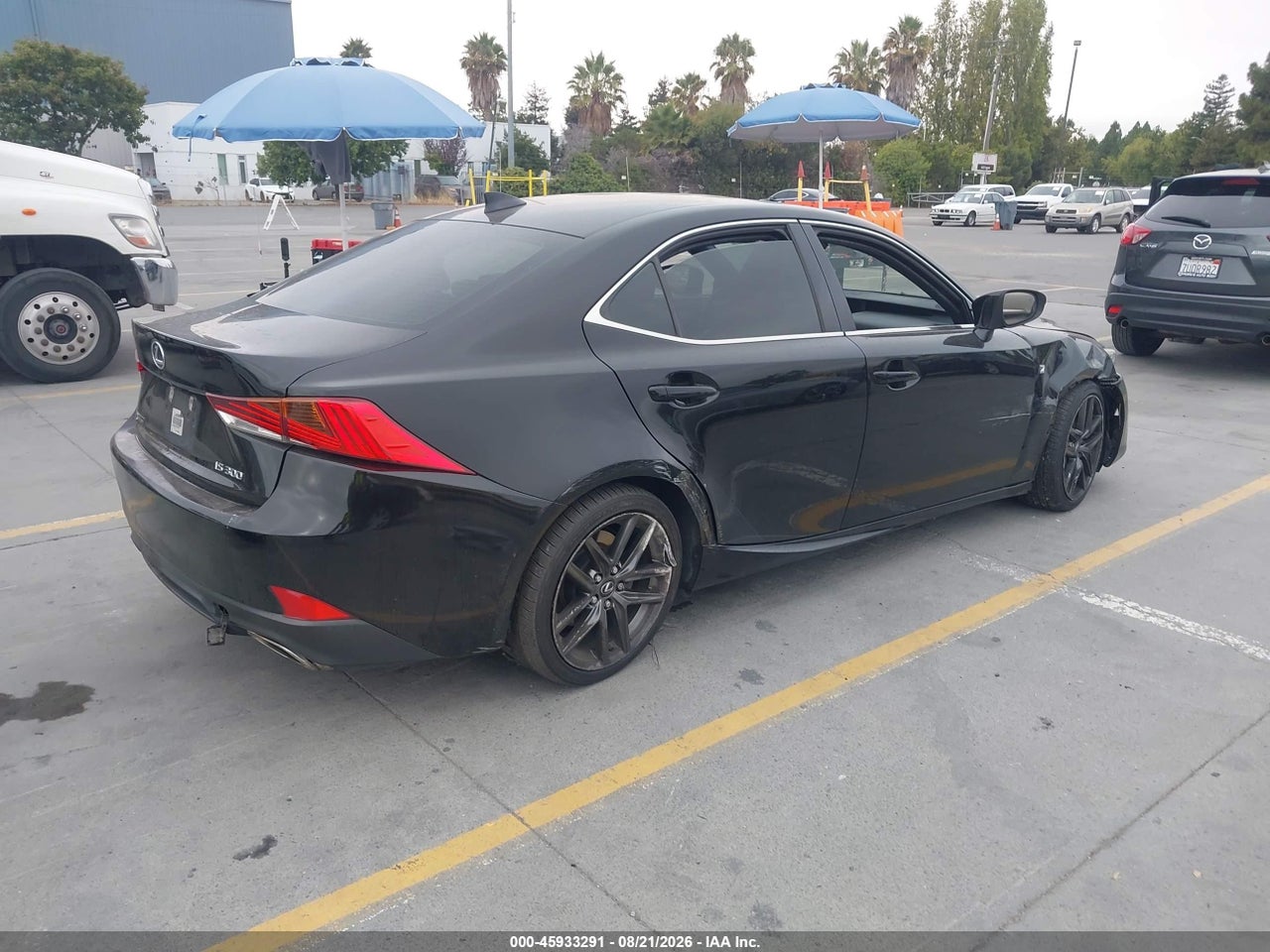 2018 LEXUS IS 300 · 4/10