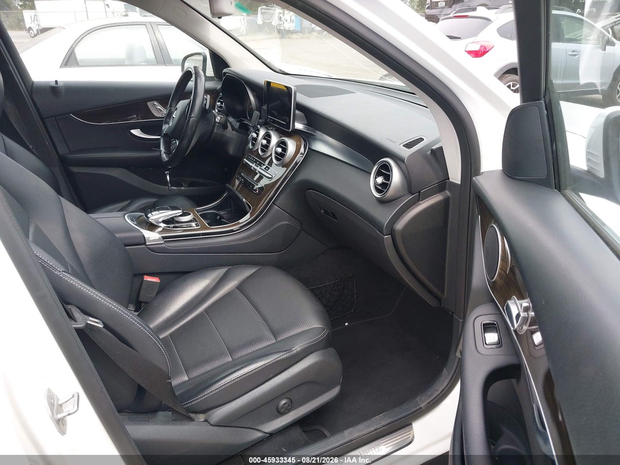 2016 MERCEDES-BENZ GLC 300 · 5/11