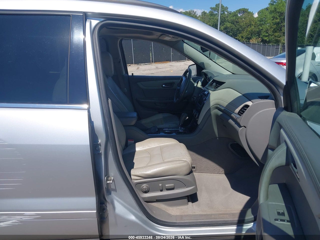 2014 CHEVROLET TRAVERSE LT · 5/11
