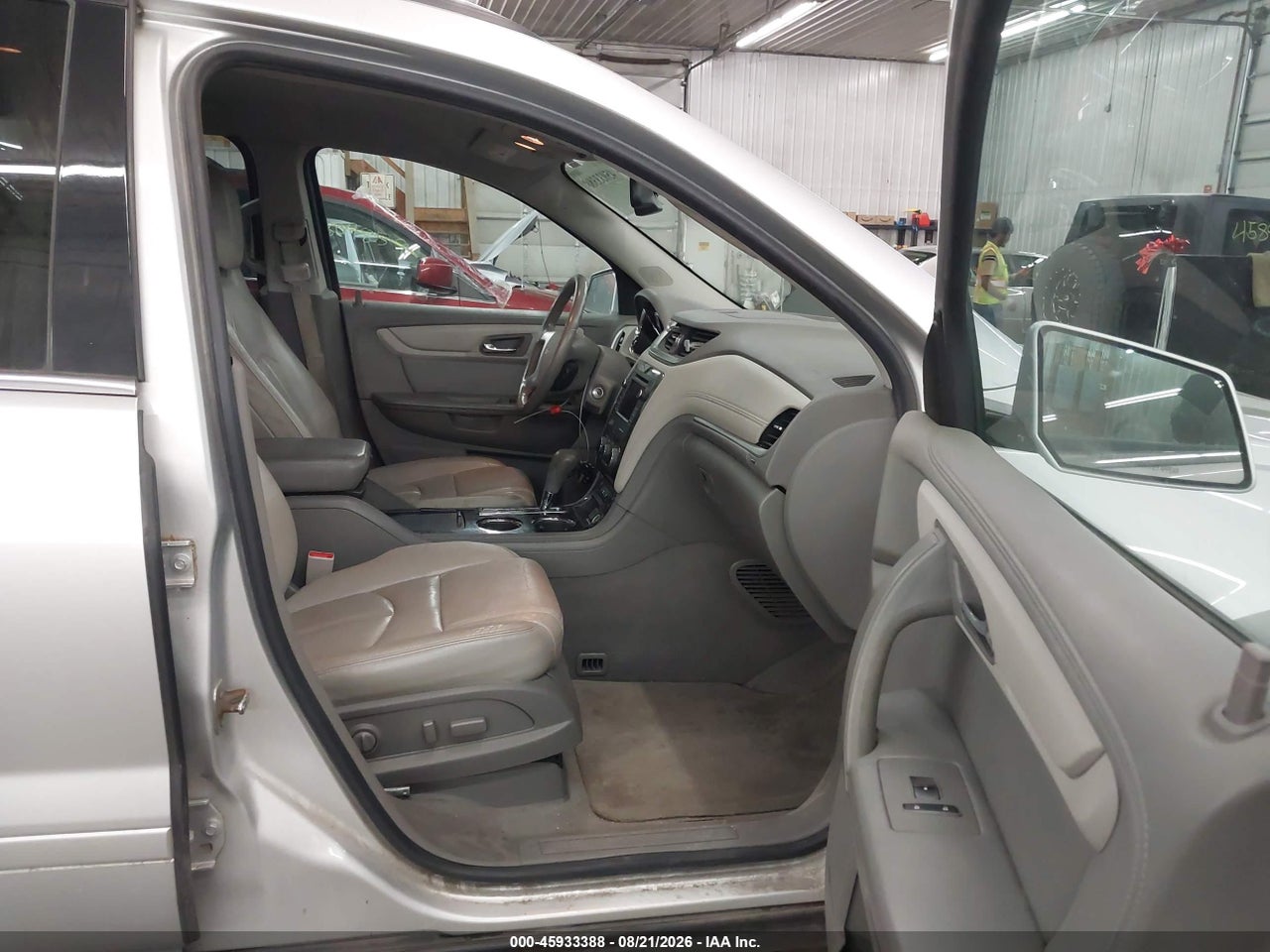 2016 CHEVROLET TRAVERSE 2LT · 5/11