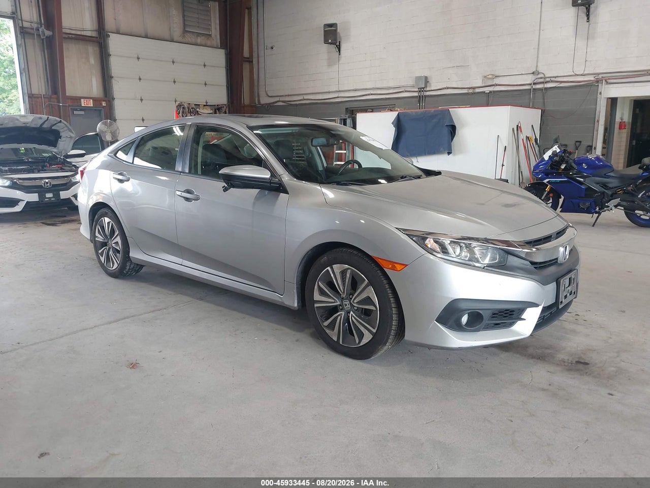 JHMFC1F76JX****** · 2018 HONDA CIVIC EX-L