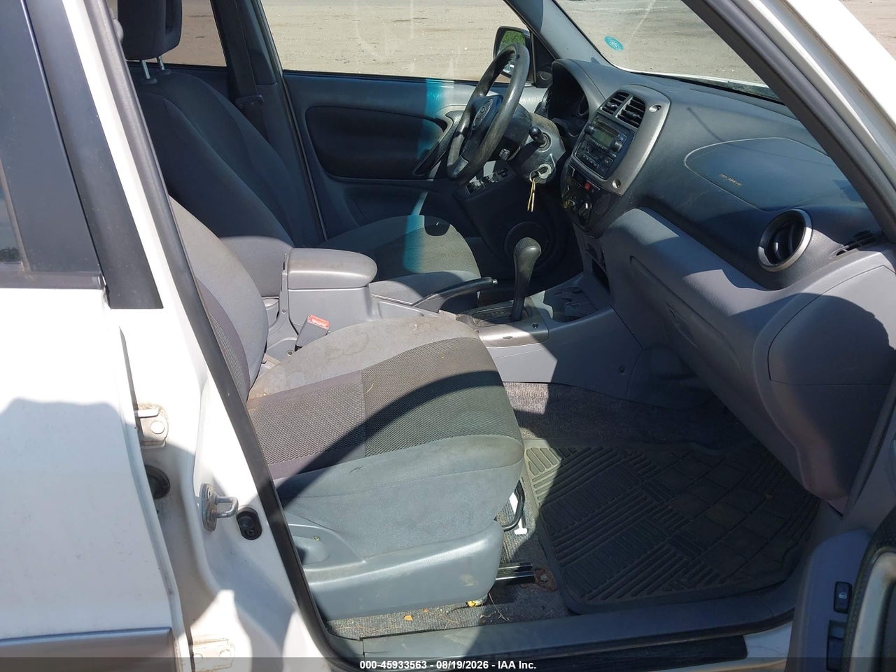 2003 TOYOTA RAV4   · 5/10