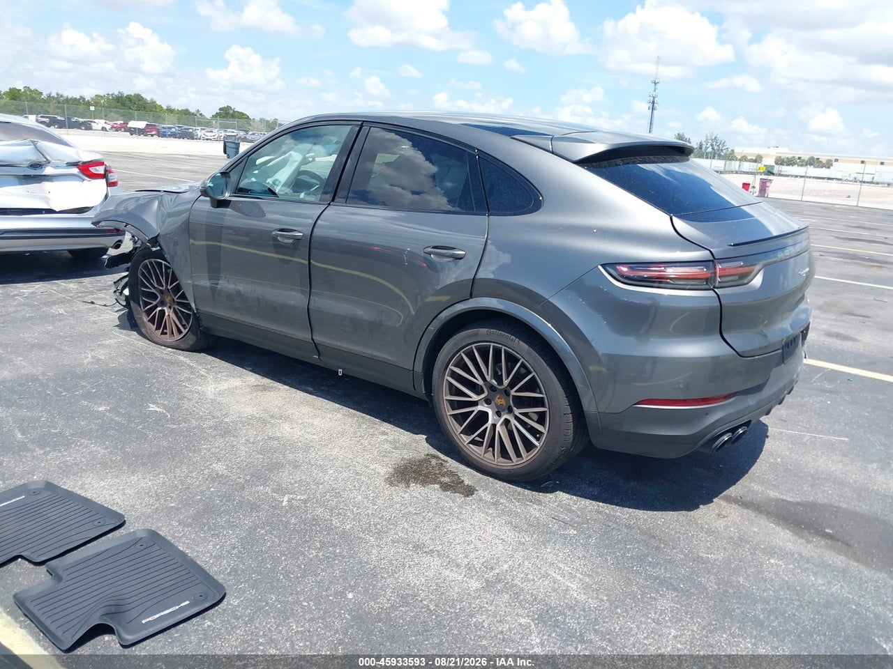 2023 PORSCHE CAYENNE COUPE PLATINUM EDITION · 3/11