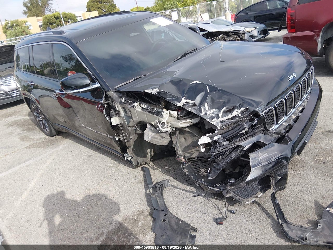 1C4RJKDTXP8****** · 2023 JEEP GRAND CHEROKEE L OVERLAND 4X4