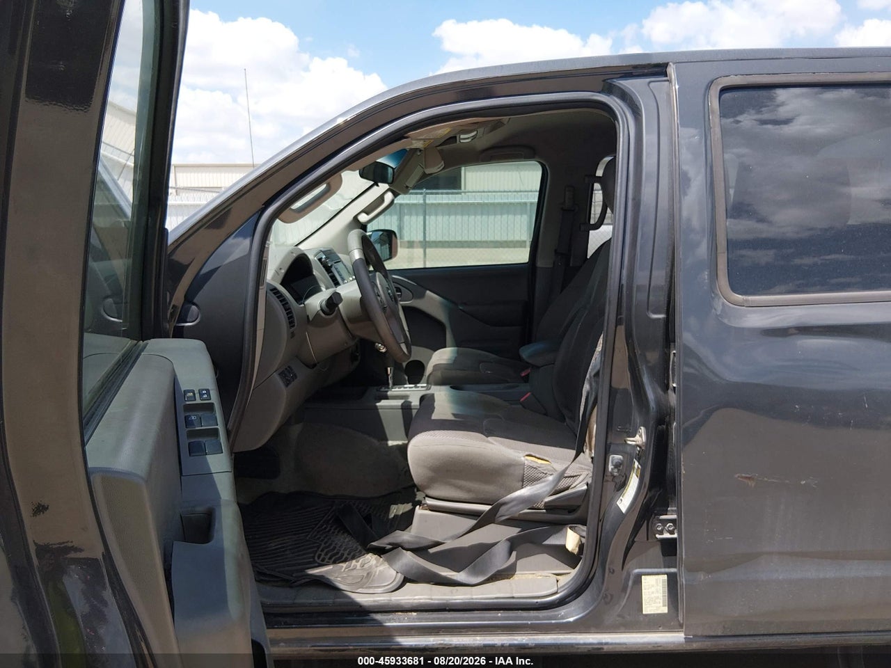 2015 NISSAN FRONTIER SV · 5/11