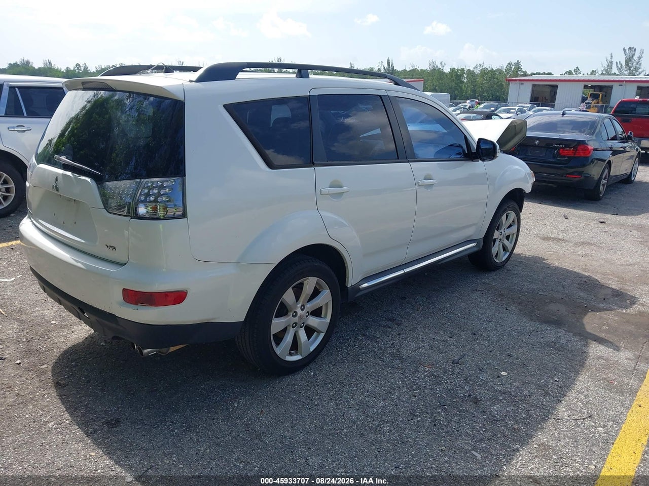 2010 MITSUBISHI OUTLANDER XLS · 4/11