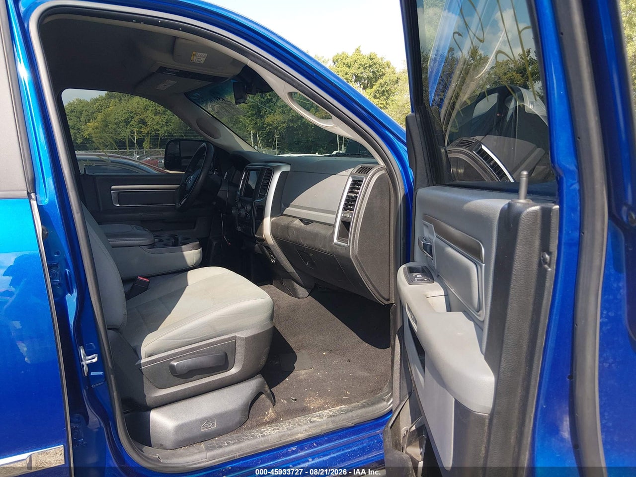 2018 RAM 1500 SLT  4X2 6'4 BOX · 5/11
