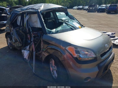 KNDJT2A2XB7****** · 2011 KIA SOUL +