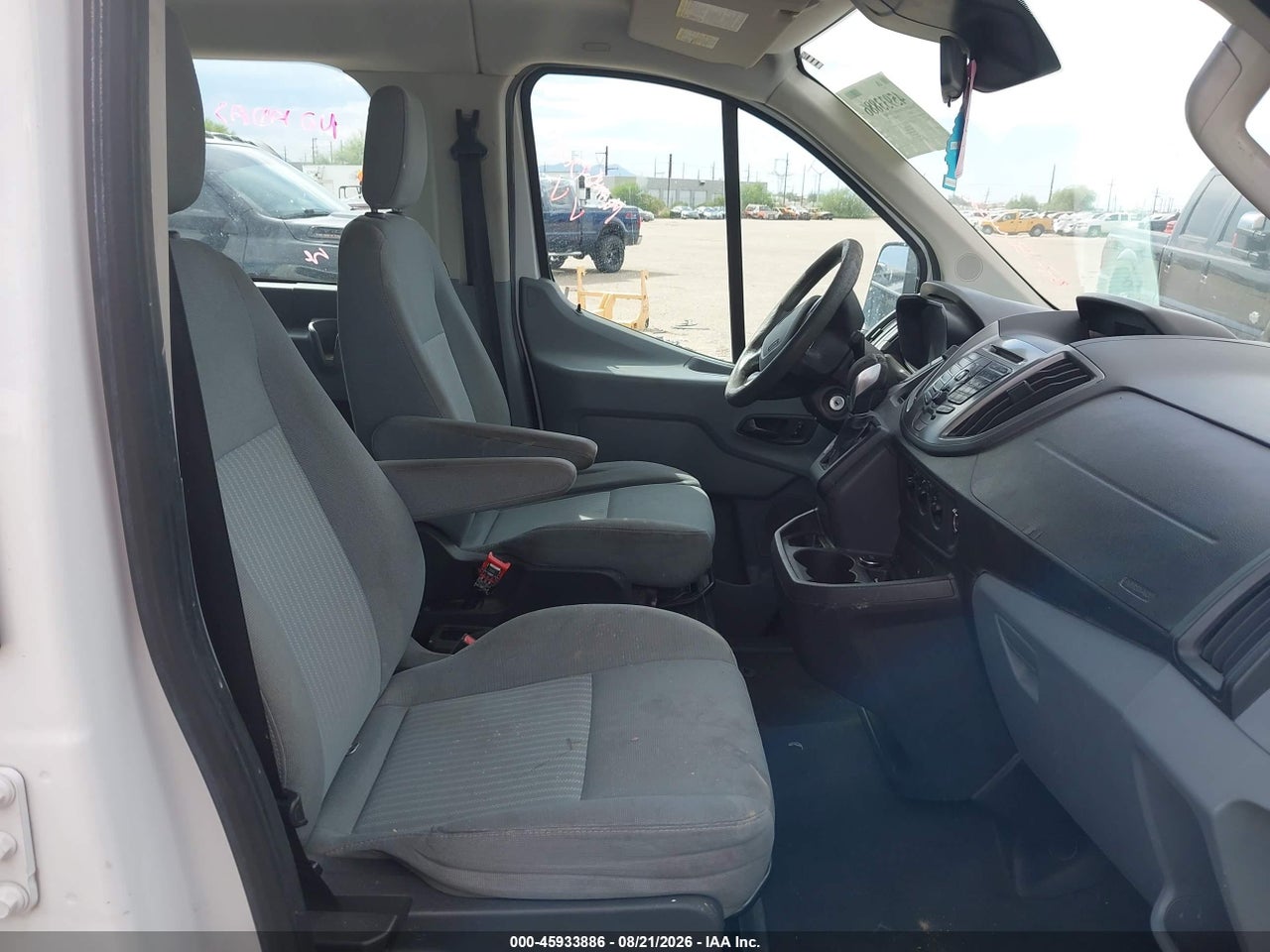 2015 FORD TRANSIT-350 XLT · 5/11