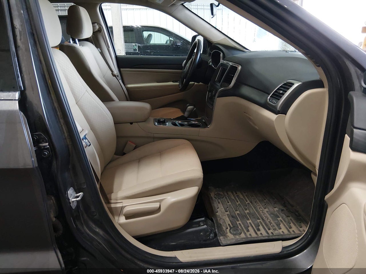 2019 JEEP GRAND CHEROKEE LAREDO E 4X4 · 5/11