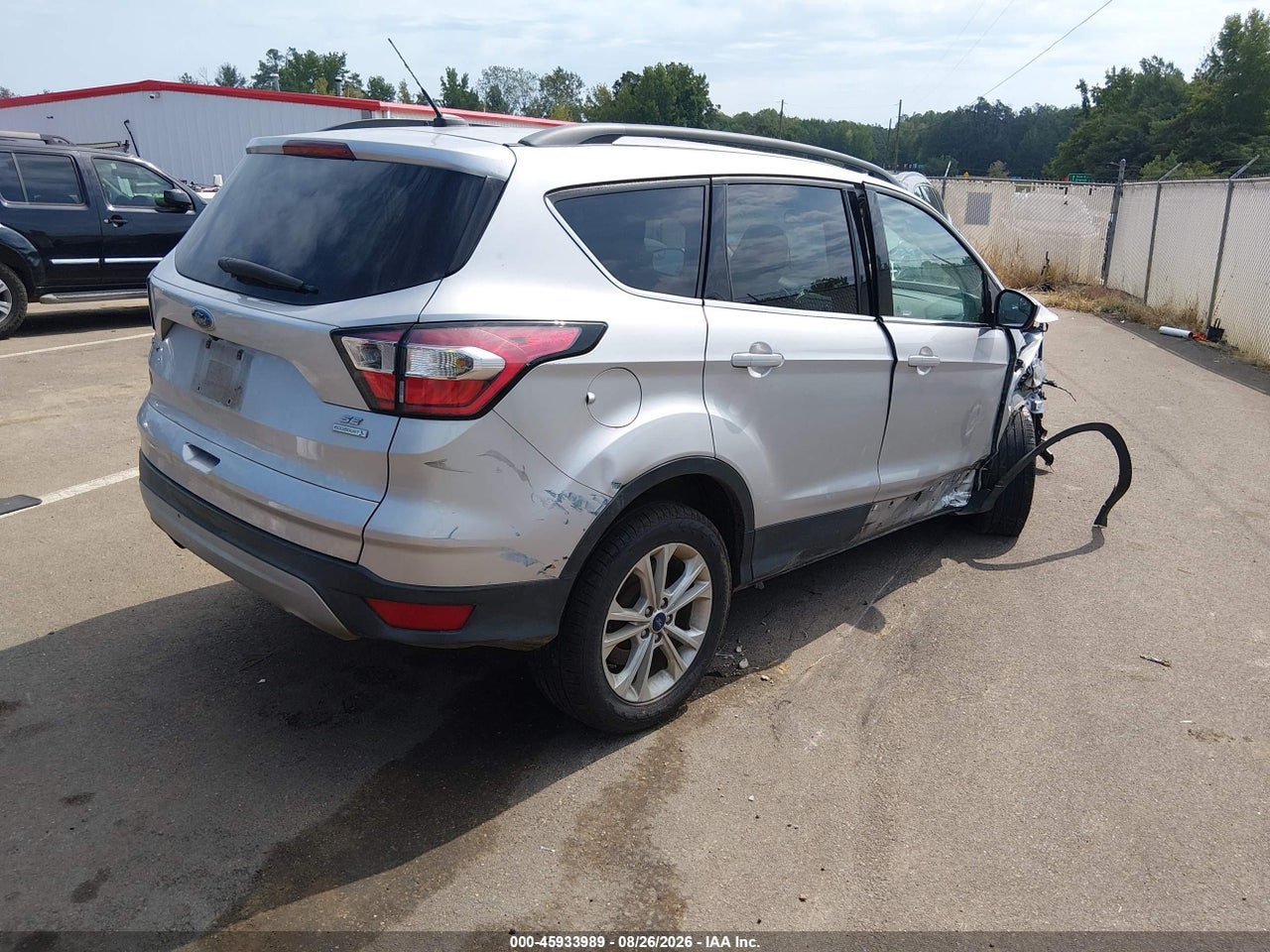 2018 FORD ESCAPE SE · 4/10