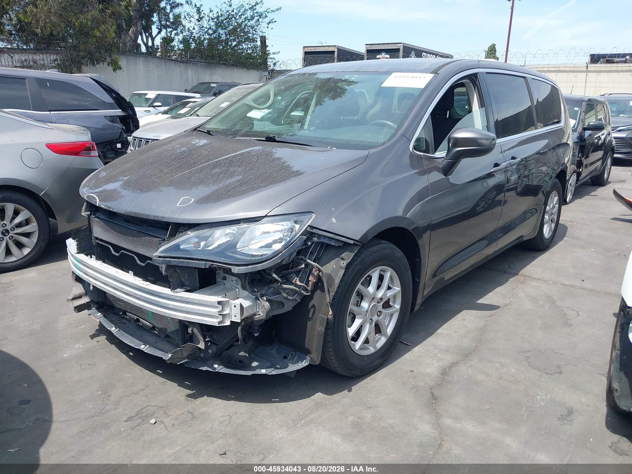 2017 CHRYSLER PACIFICA LX · 2/11