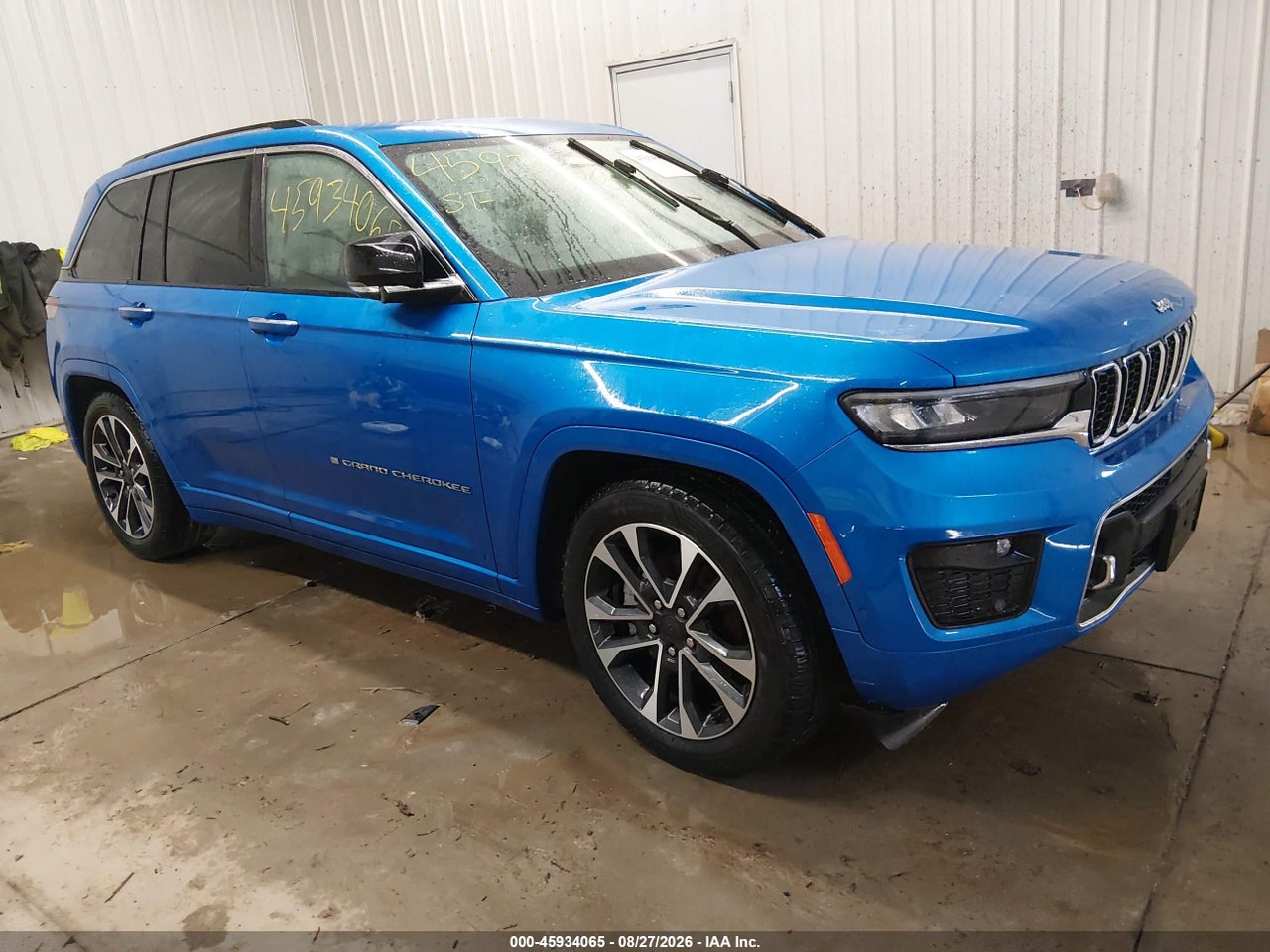1C4RJHDG7P8****** · 2023 JEEP GRAND CHEROKEE OVERLAND 4X4