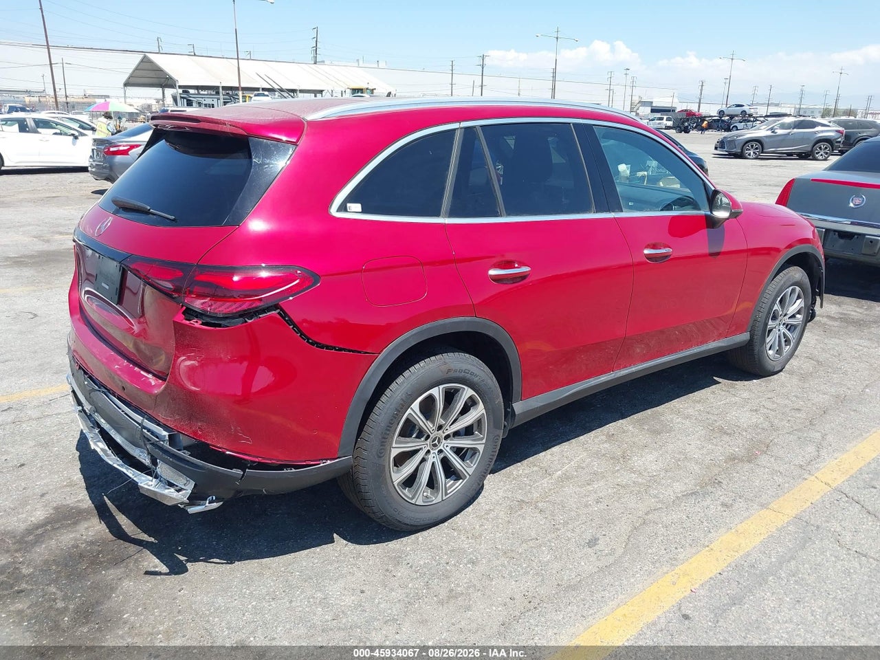 2026 MERCEDES-BENZ GLC 300 · 4/7
