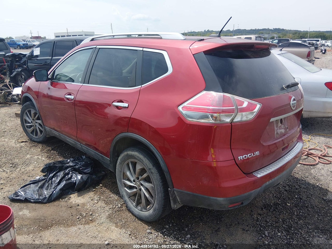 2015 NISSAN ROGUE SL · 3/11