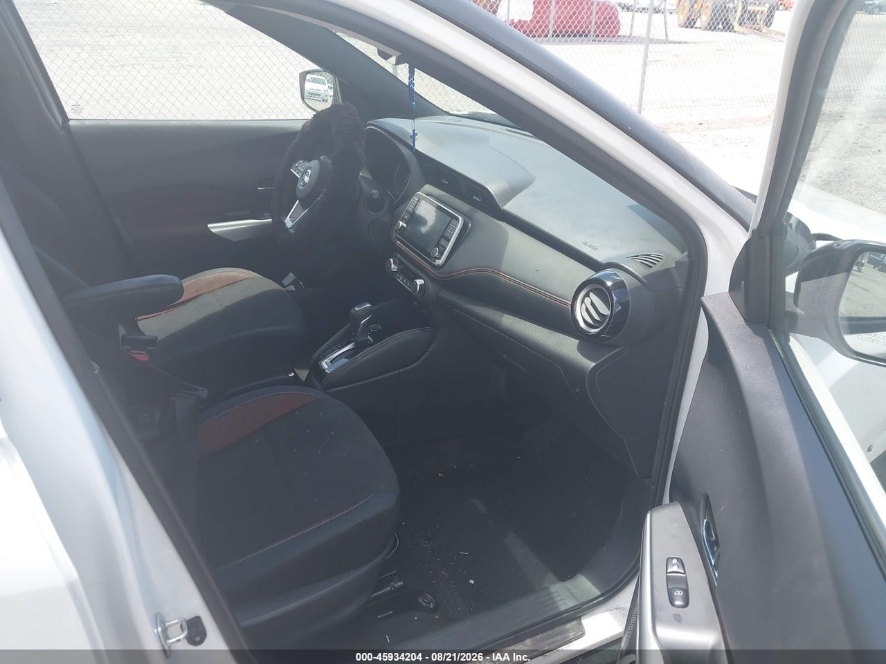 2019 NISSAN KICKS SR · 5/11