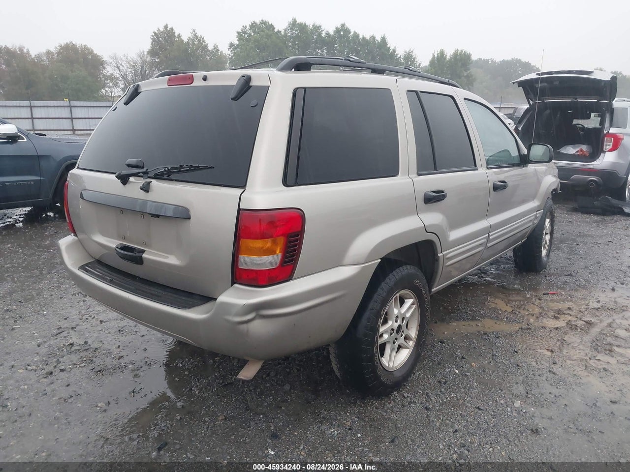 2004 JEEP GRAND CHEROKEE LAREDO · 4/11