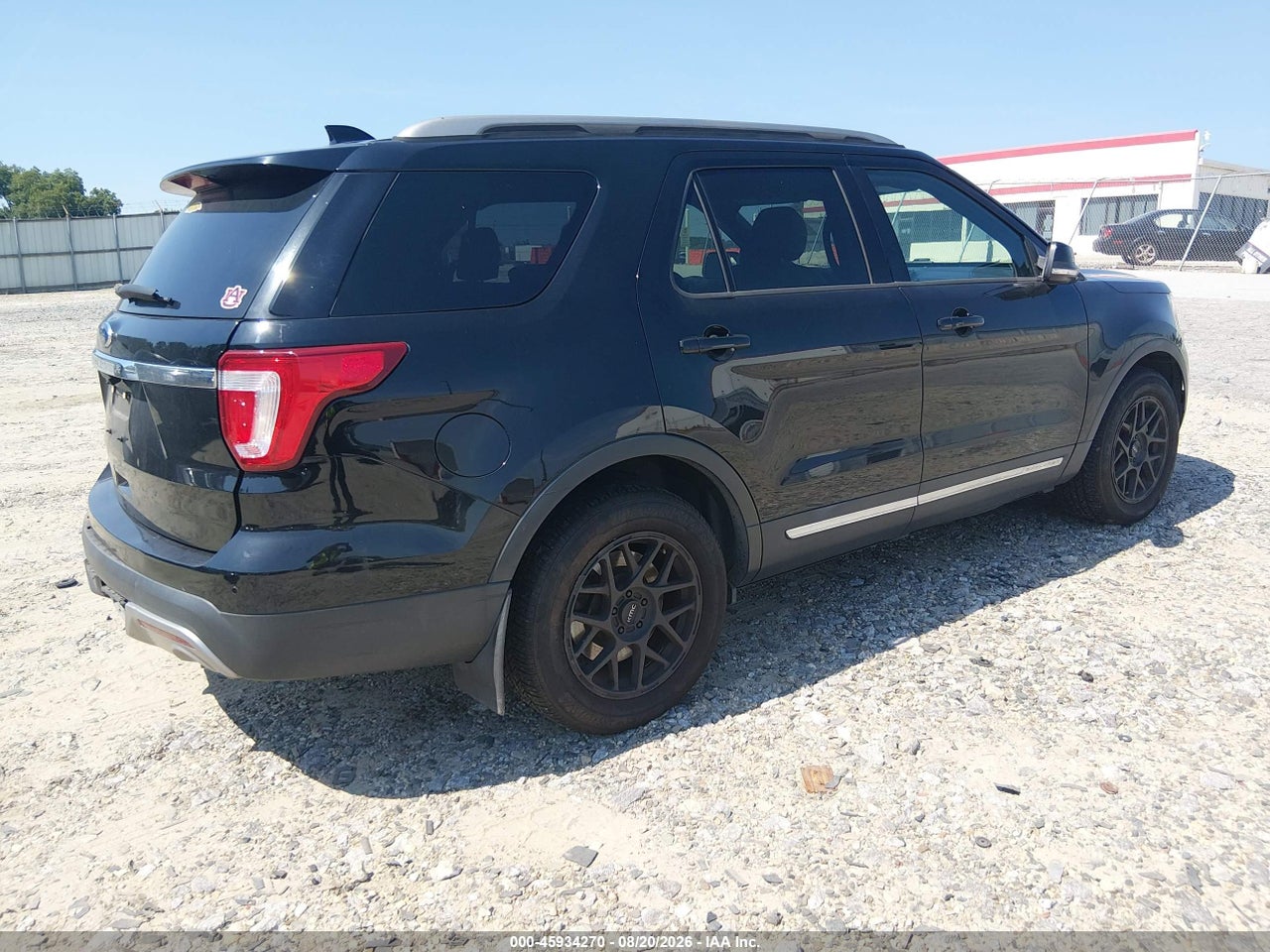 2017 FORD EXPLORER XLT · 4/11