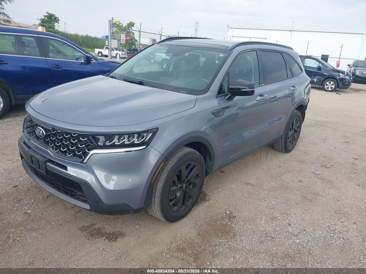 2021 KIA SORENTO S · 2/11