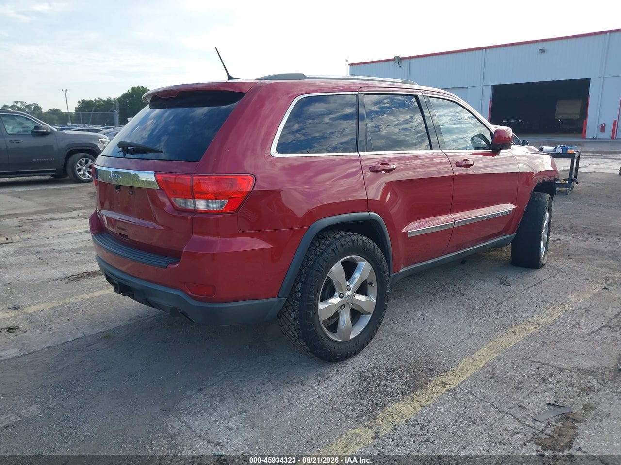 2011 JEEP GRAND CHEROKEE LAREDO · 4/11