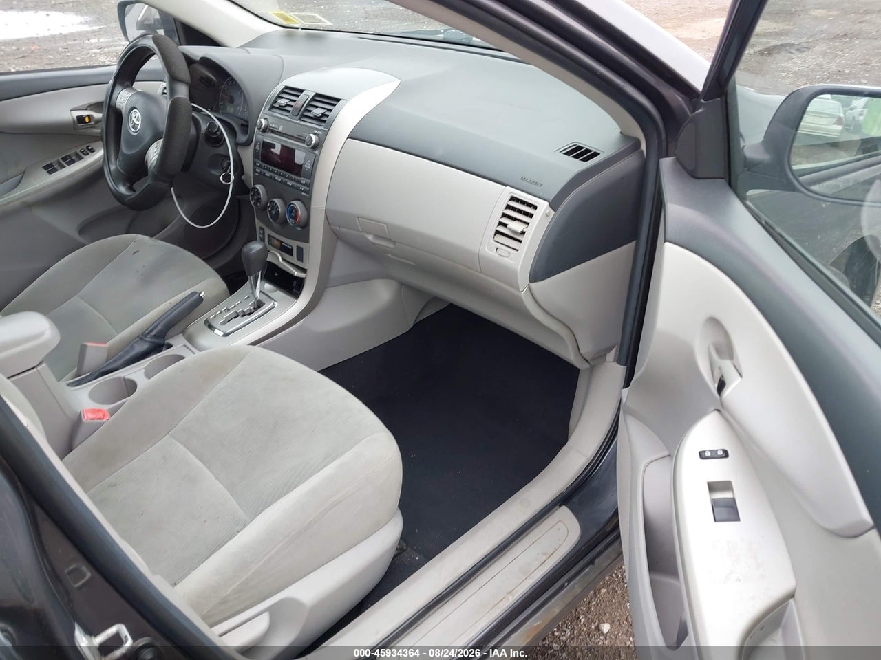 2011 TOYOTA COROLLA LE · 5/11
