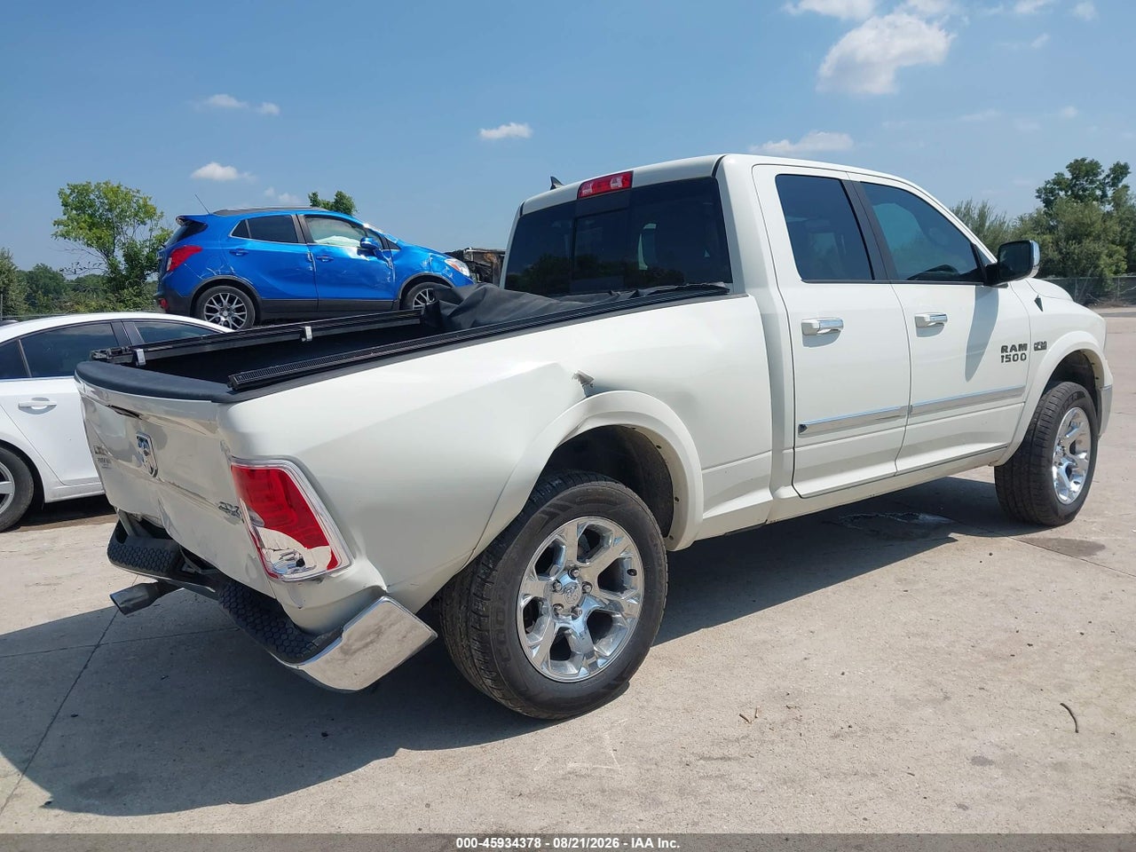 2016 RAM 1500 LARAMIE · 4/4