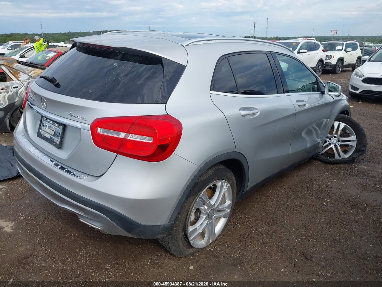2015 MERCEDES-BENZ GLA 250 4MATIC · 4/11
