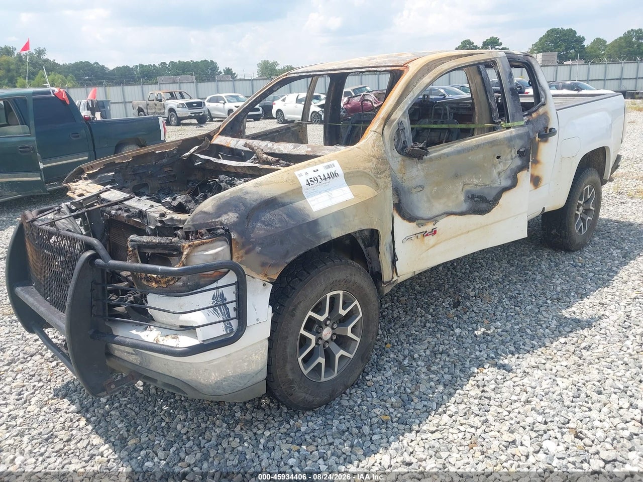 2022 GMC CANYON 4WD  SHORT BOX AT4 - LEATHER · 6/10