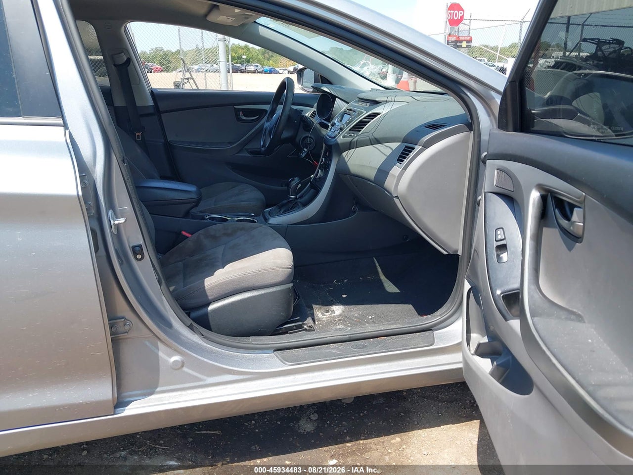 2016 HYUNDAI ELANTRA SE · 5/11