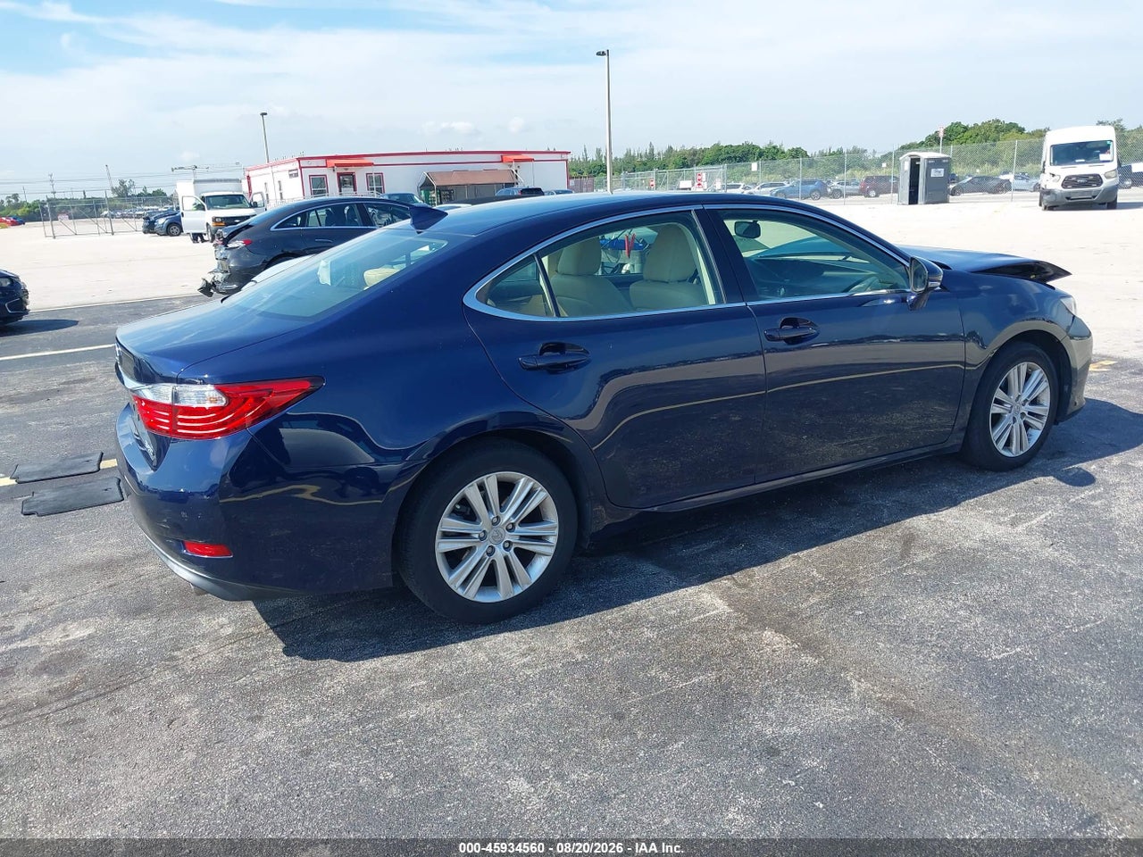2015 LEXUS ES 350 · 4/11